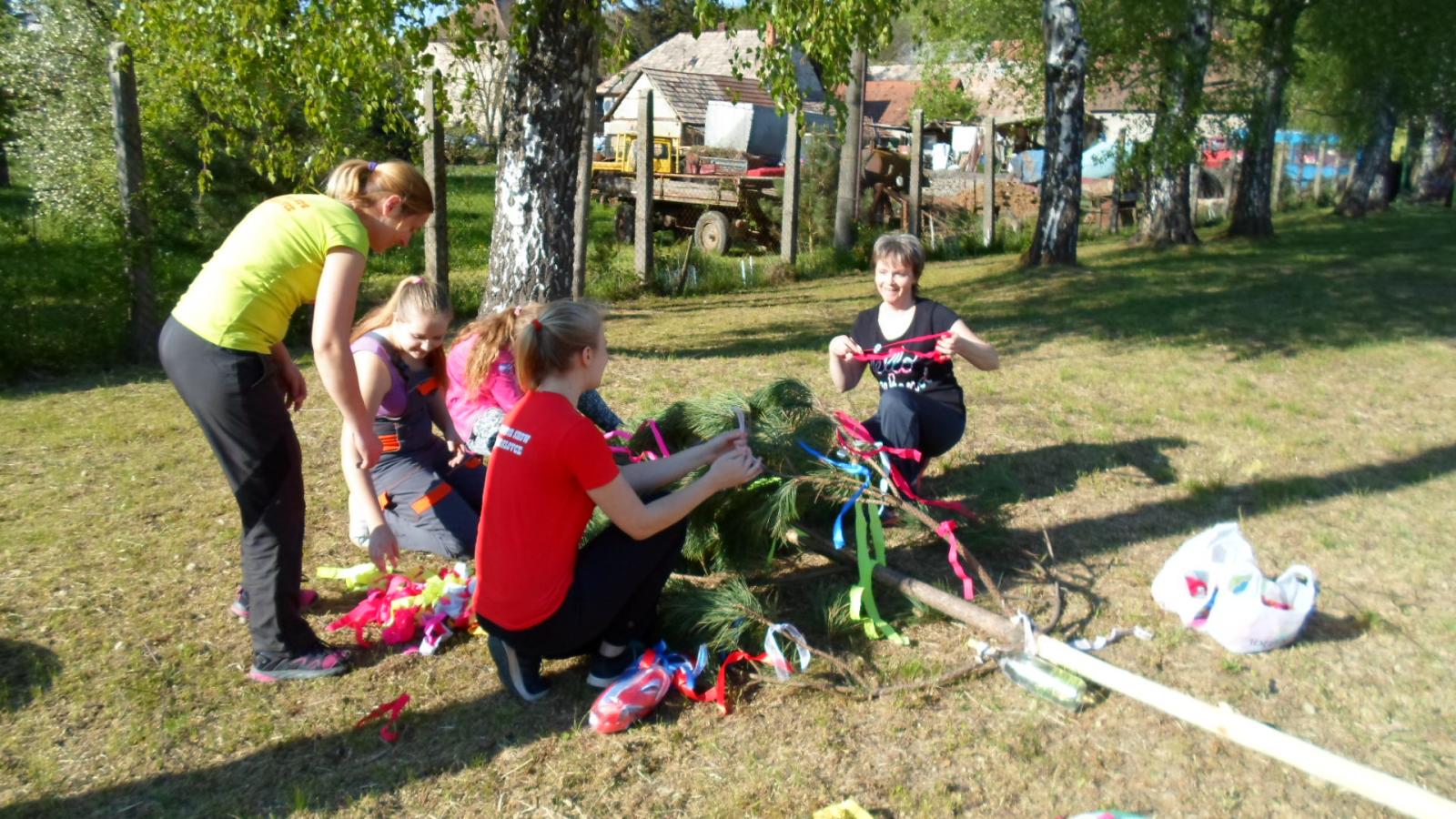 Fotogaléria Deň zeme a stavanie mája 30.04.2016 (34) Deň zeme a stavanie mája 30.04.2016